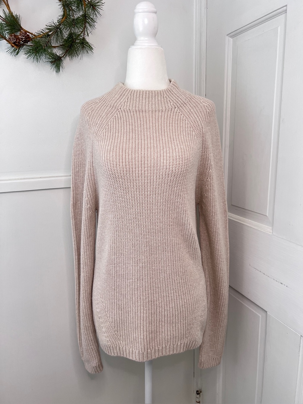 Pendleton Ribbed Knit Mock Neck Raglan Sleeve Pullover Sweater in Beige